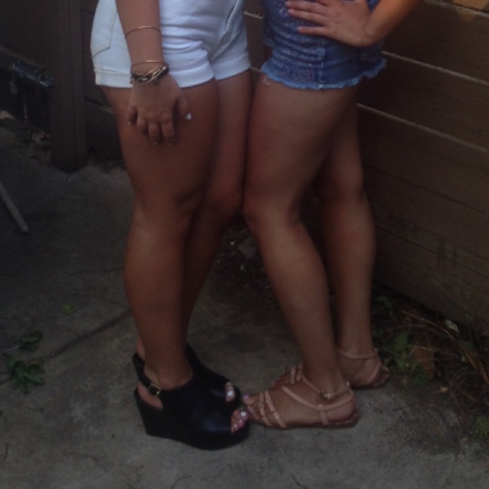 Black wedges
